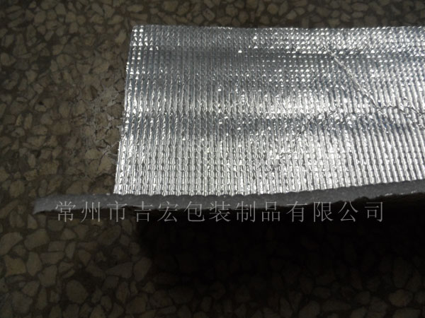 　淺述混凝土保溫被的特點(diǎn)